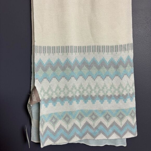 Chico's Fall Winter Scarf Ivory and Ice Blue Pattern 100% Rayon cozy soft NEW - Picture 2 of 6